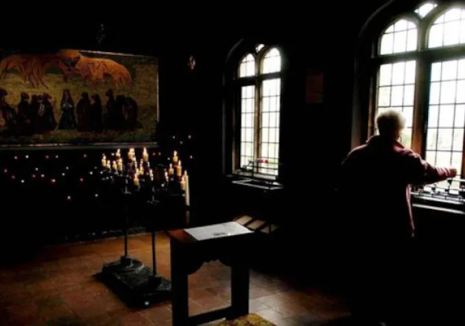 KEYSTONE - CHRIS RADBURN