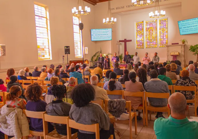 Culte Mosaïque interculturel et oecuménique au temple de Bellevaux à Lausanne (©Emmanuel Cretegny)