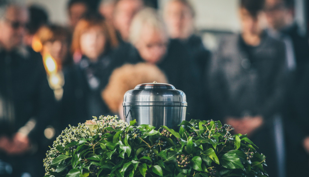 L’Eglise évangélique réformée vaudoise (EERV) retire son flyer sur ses services funèbres, qui avait fâché en son sein. L’institution publie aujourd’hui de nouvelles recommandations L’Eglise évangélique réformée vaudoise (EERV) retire son flyer sur ses services funèbres, qui avait fâché en son sein. L’institution publie aujourd’hui de nouvelles recommandations / IStock