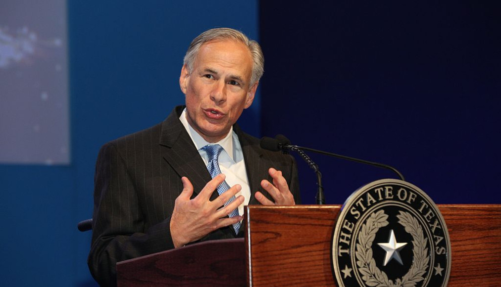 Greg Abbott, gouverneur du Texas / ©World Travel &amp; Tourism Council, CC BY 2.0 Wikimedia Commons