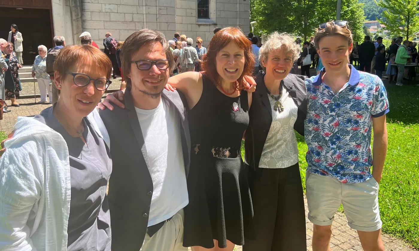 Consécration des nouveaux ministres: Florence Hostettler, Quentin Jeannerat, Sarah Vollert, Valérie Gafa et Matthieu Mérillat. © DR